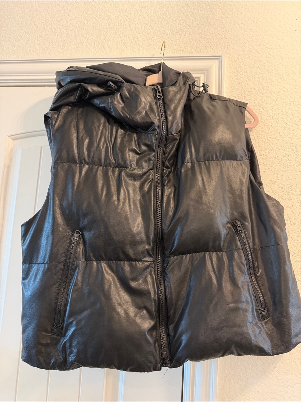 Aaron & Amber Black Faux Leather Puffer Vest, Sz M